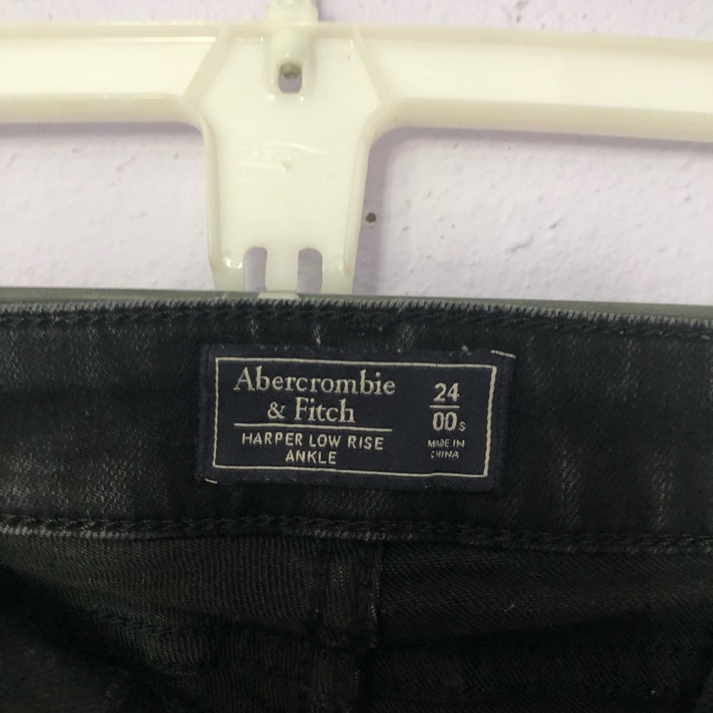 Abercrombie Harper Low Rise Ankle Jeans Distressed - Picture 6 of 9